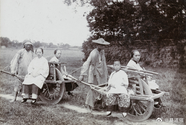 乘坐独轮车，1905年 ​​​