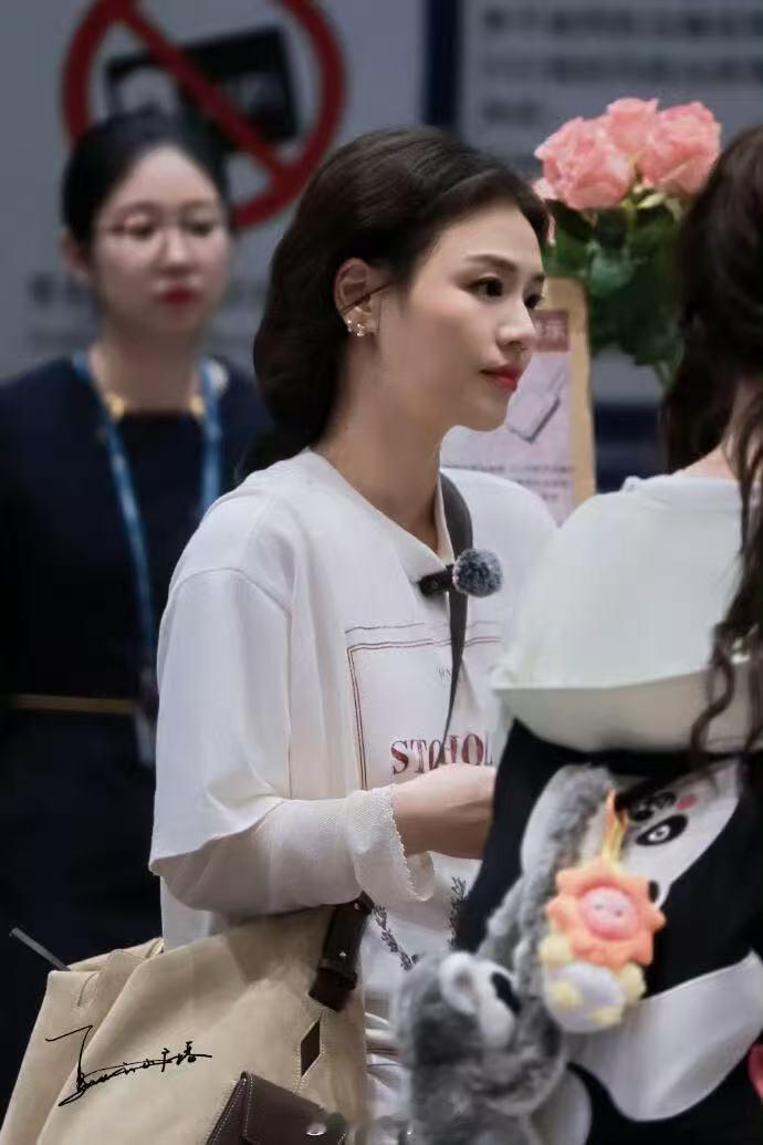 马思纯瘦回黎吧啦 花儿与少年 马思纯终于找回了黎吧啦的感觉！这状态，这颜值，简直