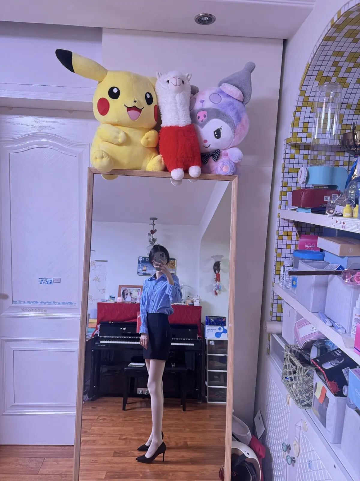 今天是职场OL风 哎呀，这细高跟穿的腿太累了 真的是美丽刑具