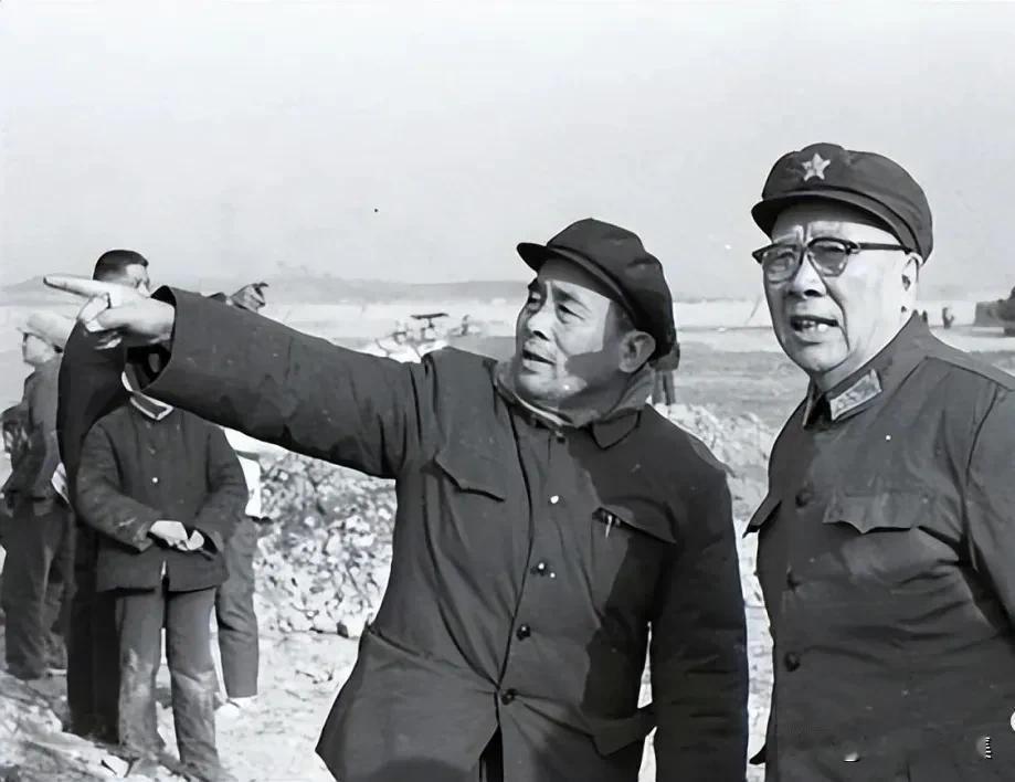 1973年，武汉军区司令员、湖北省委第一书记曾思玉、三三0工程局局长廉荣禄考察葛