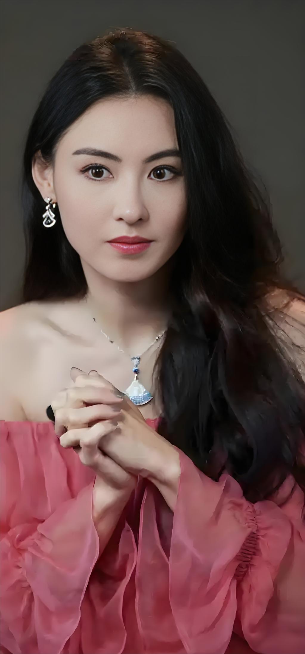 张柏芝给所有女人上了一课，
你哪怕离婚，
哪怕一个人带孩子，也要对公婆保持体面和