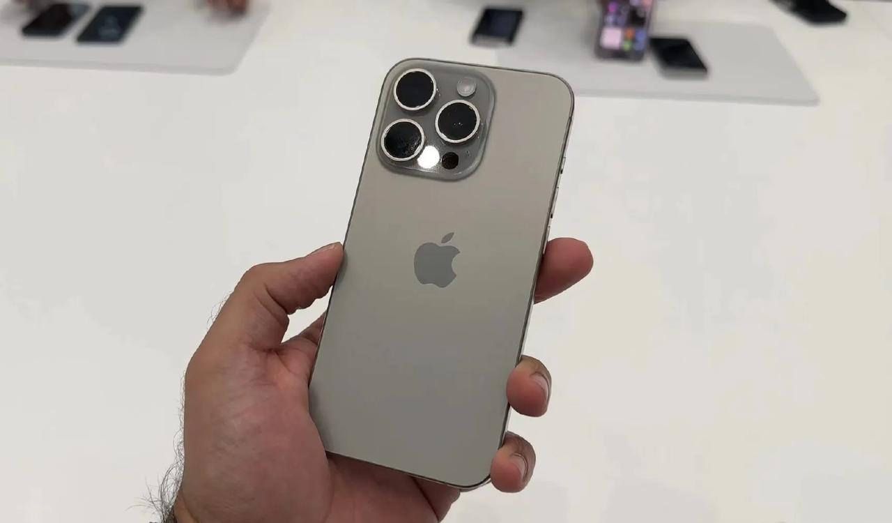 高端华米ov，性价比真我红米，苹果如今进退两难！

华为mate60系列回归虽然