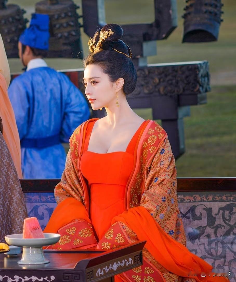 柿子不是真无敌。

世间尤有裴南苇。

柿子离开胭脂郡 是扶墙出来的 [捂脸]