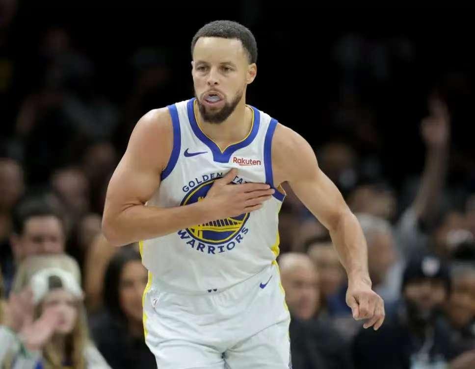 37岁拿5960万，库里刷新历史纪录，他凭什么？
 
北京时间2024年2月24