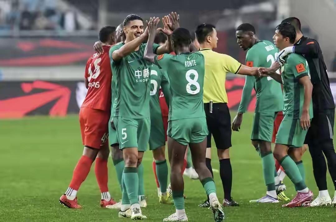 团队足球，比身价靠谱多[比心]