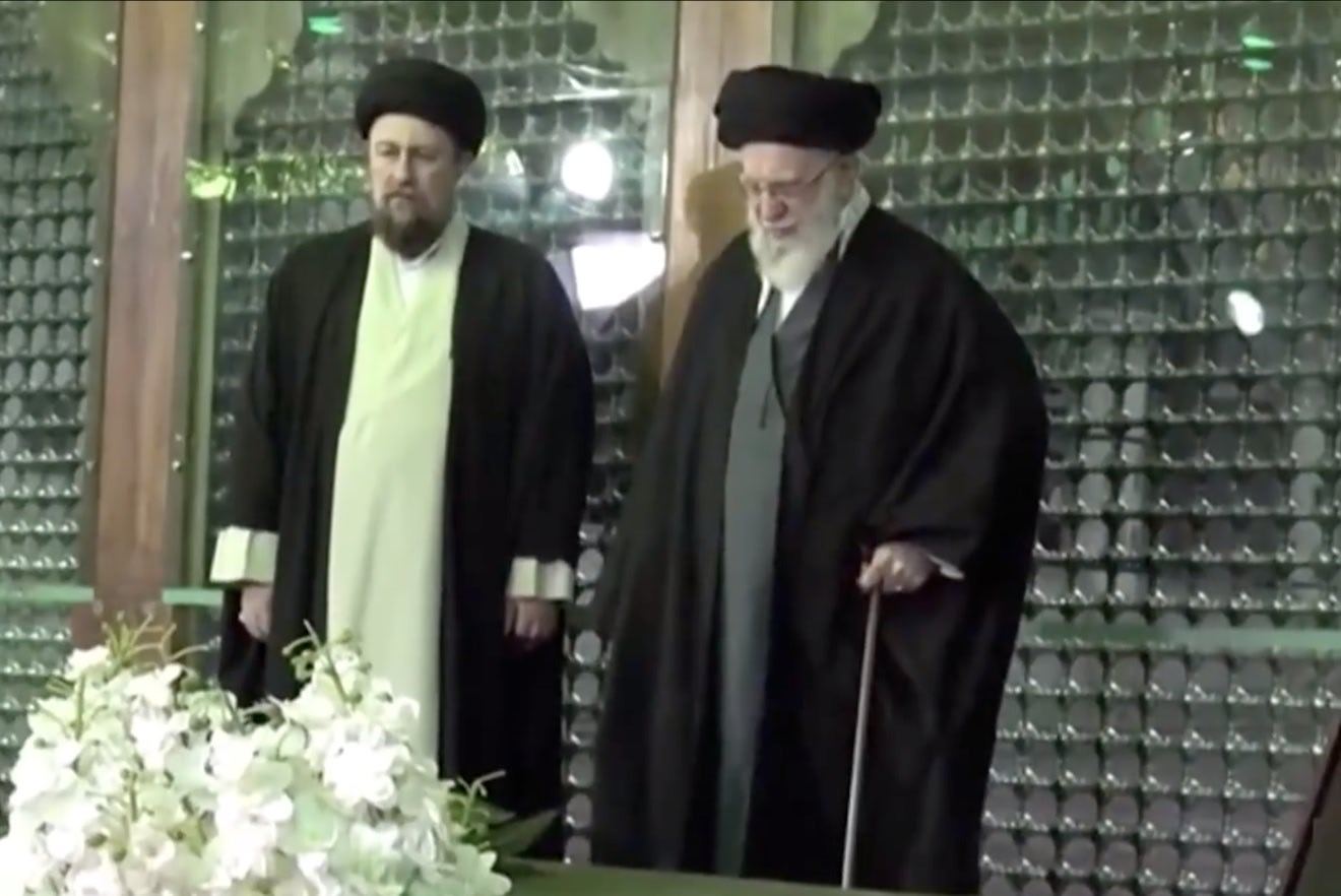 【最新军事 ！哈梅内伊现身，哈梅内伊在伊朗德黑兰出席庆祝活动】当地时间1月31日