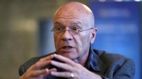 英国学者马丁·雅克，再次语出惊人！他说：“美国之所以一直针对中国，是因为中国犯了