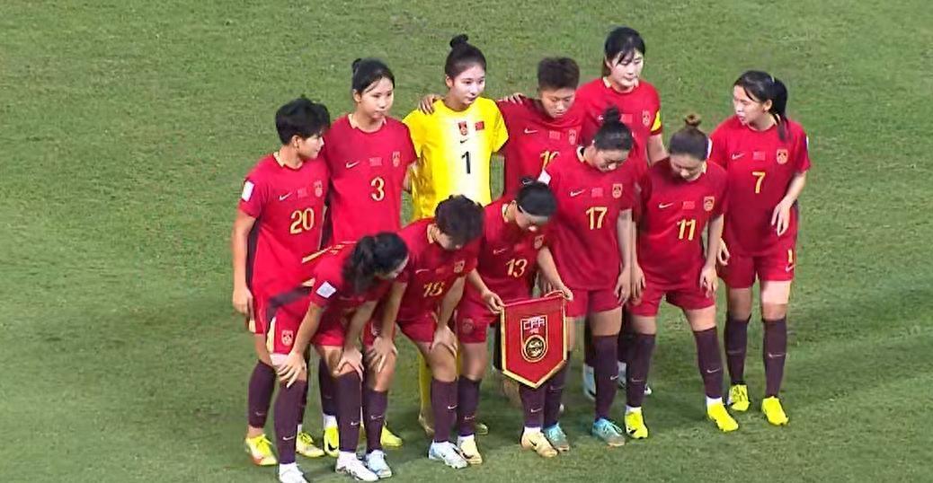 通过昨晚上中国U20女足
与日本U20女足的比赛
让我们清醒地认识到：
中国女足