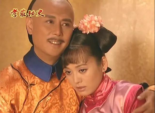 大清十二帝之清太宗皇太极——武功文治创皇清。
清太宗爱新觉罗·皇太极（1592—