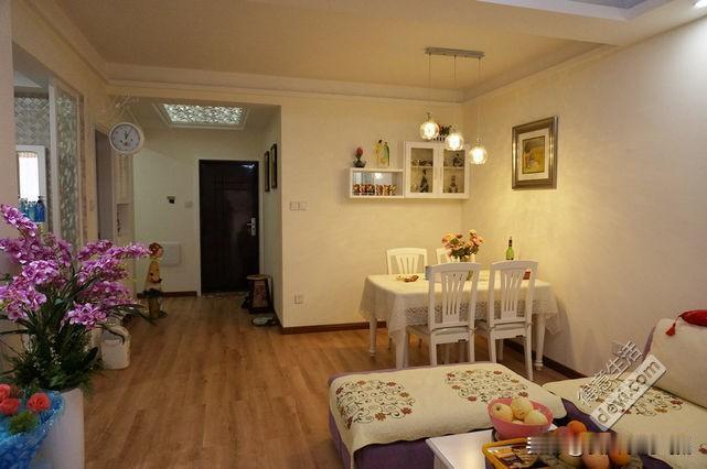 家，是冬天最好的庇护所。
当北风呼啸，当雪花纷飞，世界仿佛被按下了静音键，变得寒