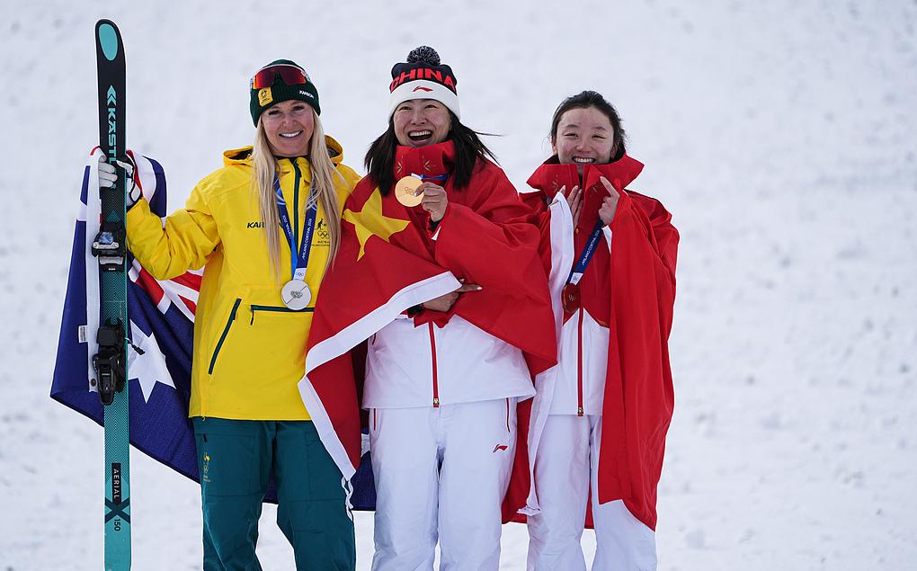 米兰冬奥会最新金牌榜！
中国队两金升至第14，36岁的徐梦桃创造历史。
挪威15