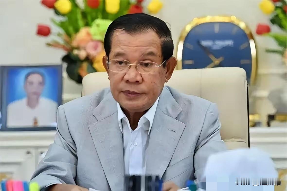 洪森父子自食恶果：吃中国红利搞电诈骑墙，挨揍一点不冤！
 
洪森父子
吃中国的，