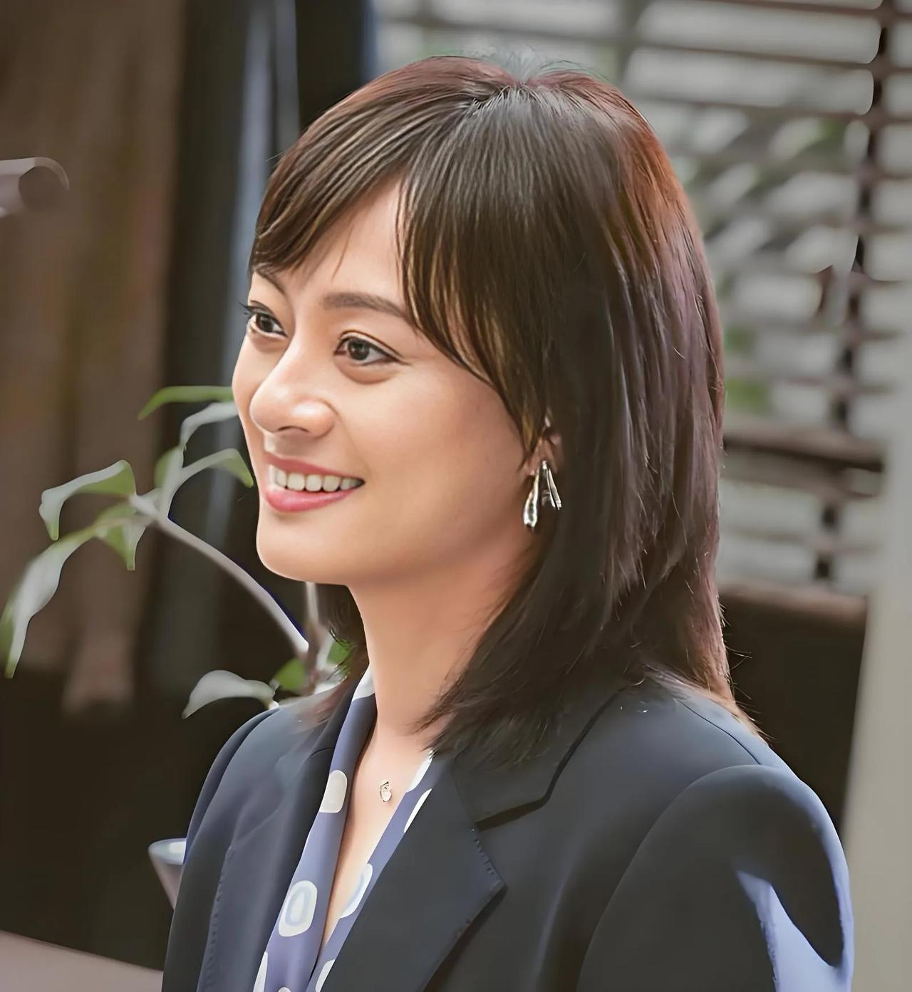 从古装大女主到现代职场人，演一个活一个
不靠夸张演技，全靠细节戳中观众的心
从《