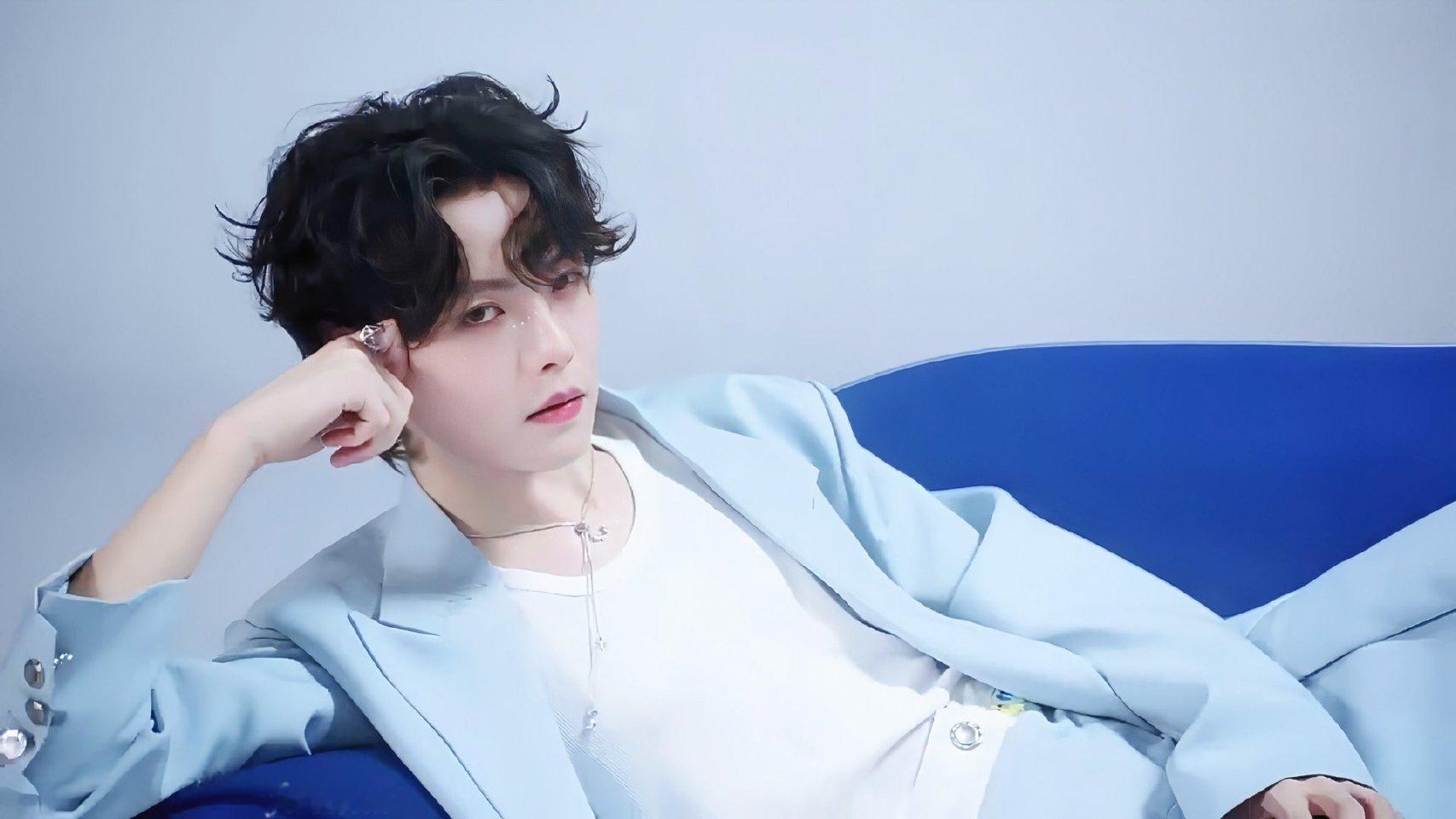 肖宇梁[超话]  林深时见鹿，海蓝时见鲸，梦醒时见你💙💙💙 