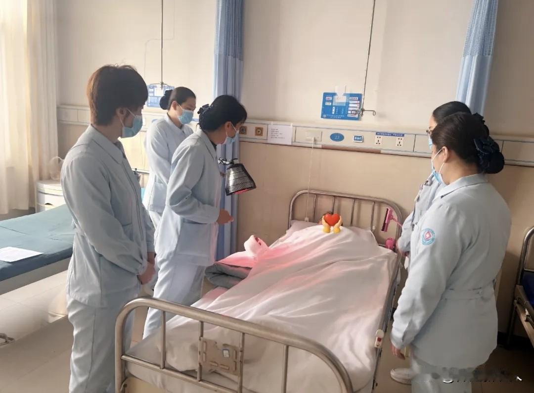 整个手掌几近“断落”！妙手回春断掌“复活”！

近日，患者王师傅（化名）在家中干