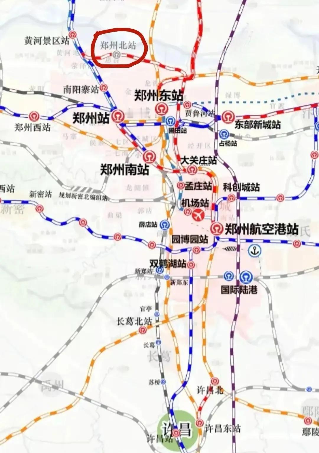 郑州的发展一路向南！
从主要车站的布局中就可以看出来，郑州四大主客站，南边就有两