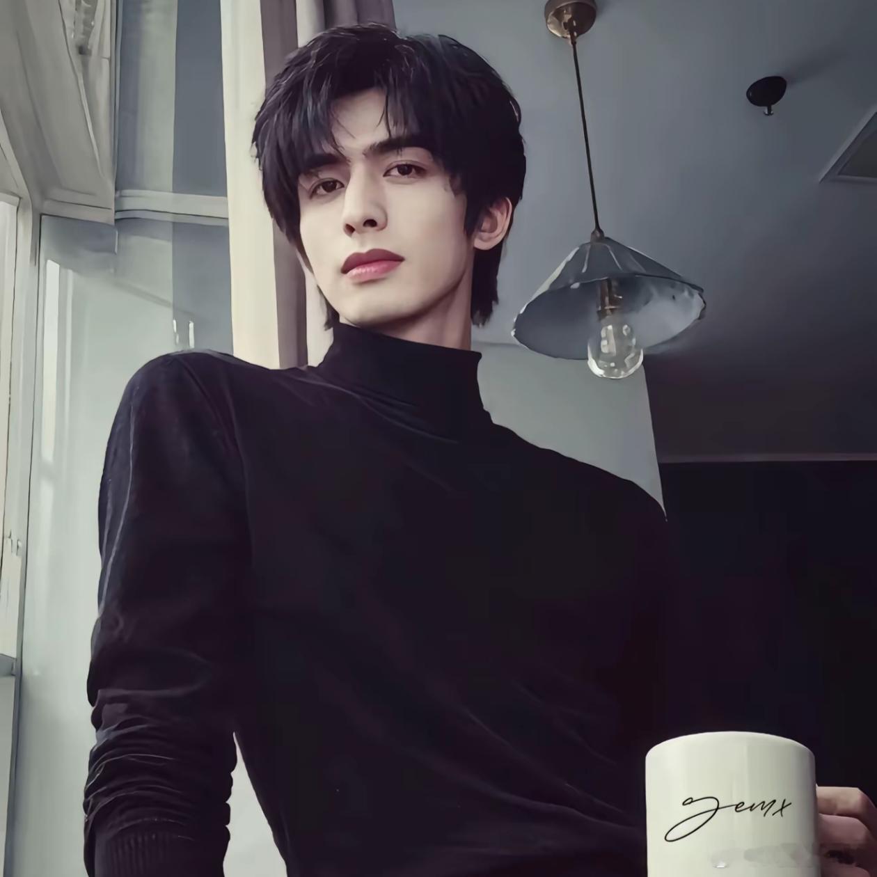 老己 你说你喜欢上很多男明星    那有什么关系        我让你挑. 