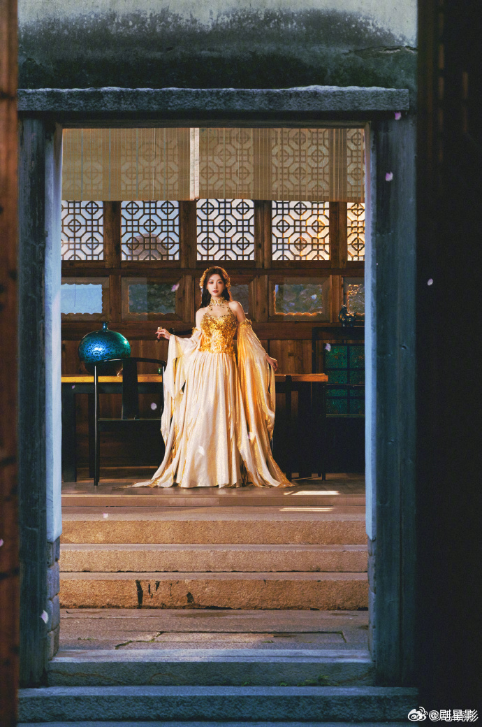 毛晓彤满分怼脸拍  毛晓彤满分怼脸拍简直就是美的不知天地为何物呀，咱们姐姐这张脸