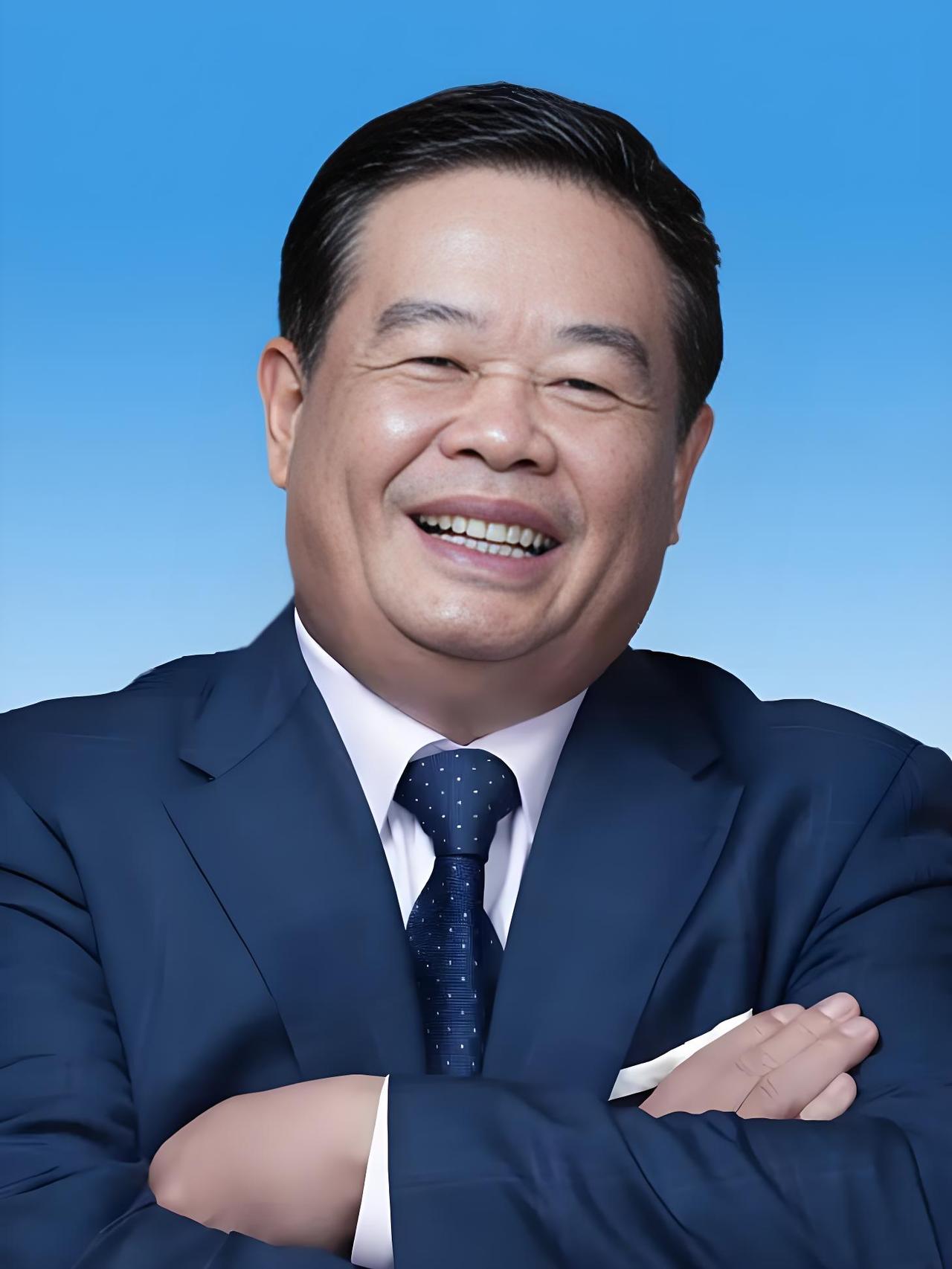 曹德旺的经营智慧：藏在福耀玻璃里的中国实业生存法则
 
从白手起家到打造全球最大