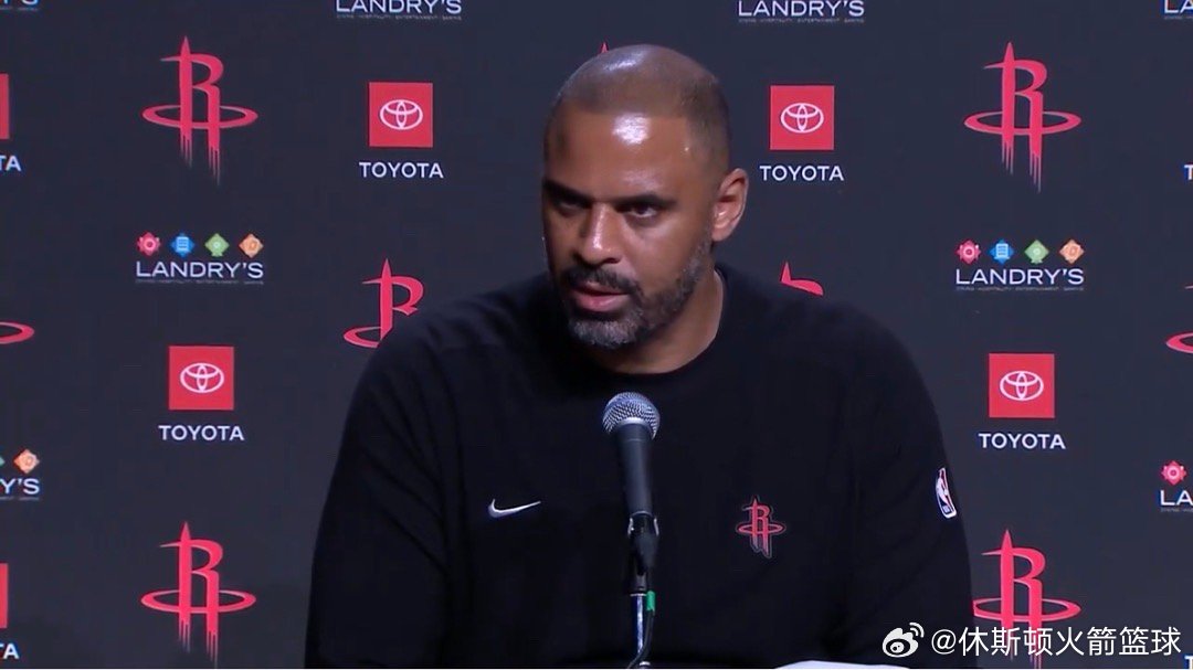 乌度卡谈谢泼德：“我不知道。我的意思是，他确实没投进，我觉得他有点仓促了，你能看