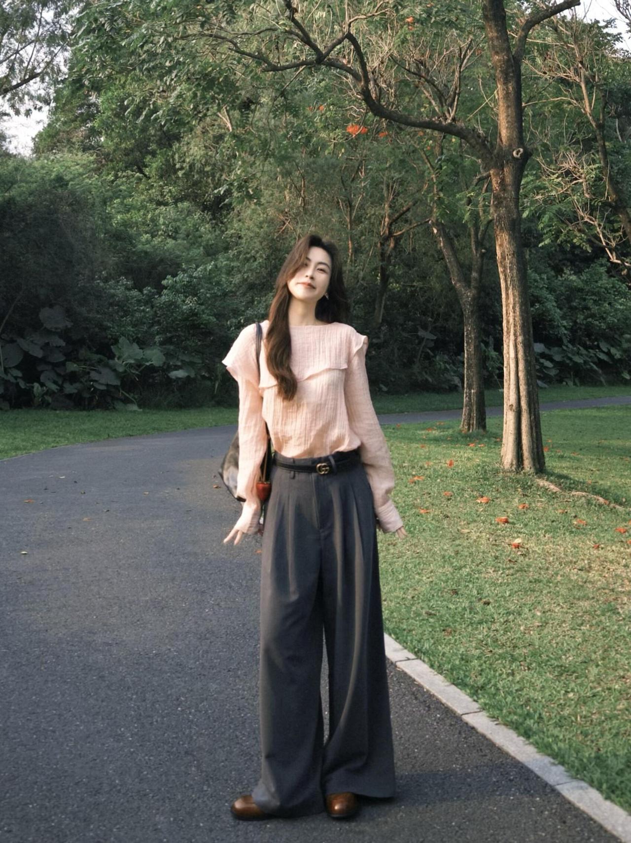 生活有点甜，心情有点暖，简简单单可可爱爱，就是最好的状态啦。甜美日常 少女感穿搭