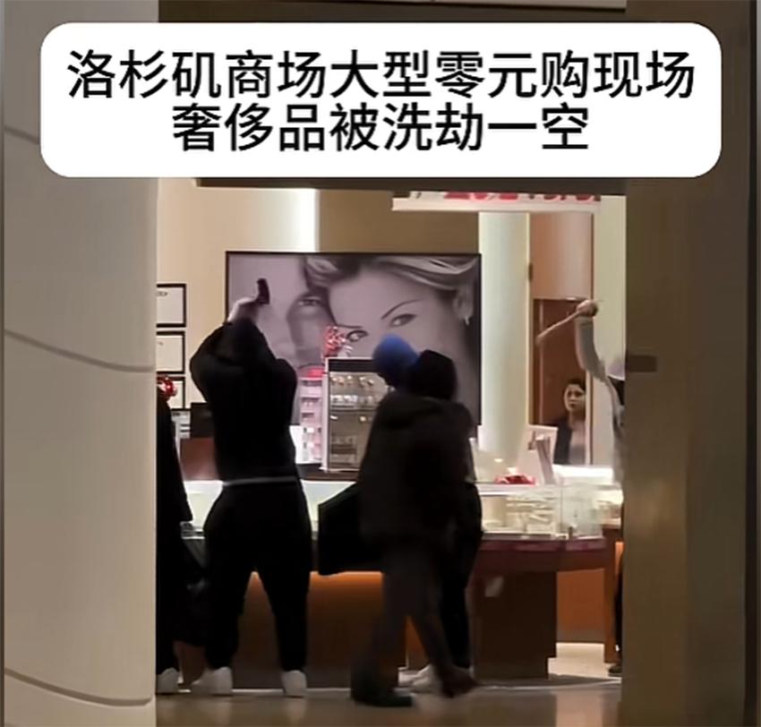 我想问易中天教授：不偷不抢不抢别人的财物，是不是做人的最基本“契约精神”？你所仰