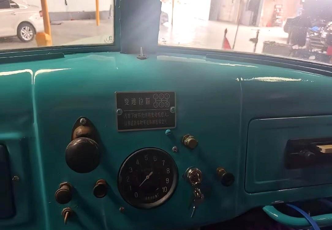 在汽车世界里，变革总是在不经意间发生。
过去，车迷们对手动挡的热爱仿佛是一场“肌