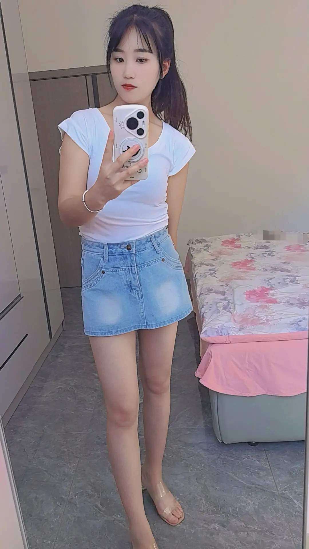 如果男人没有经济来源 就算人品在好在顾家在能干，在别人眼里也是一文不值...
