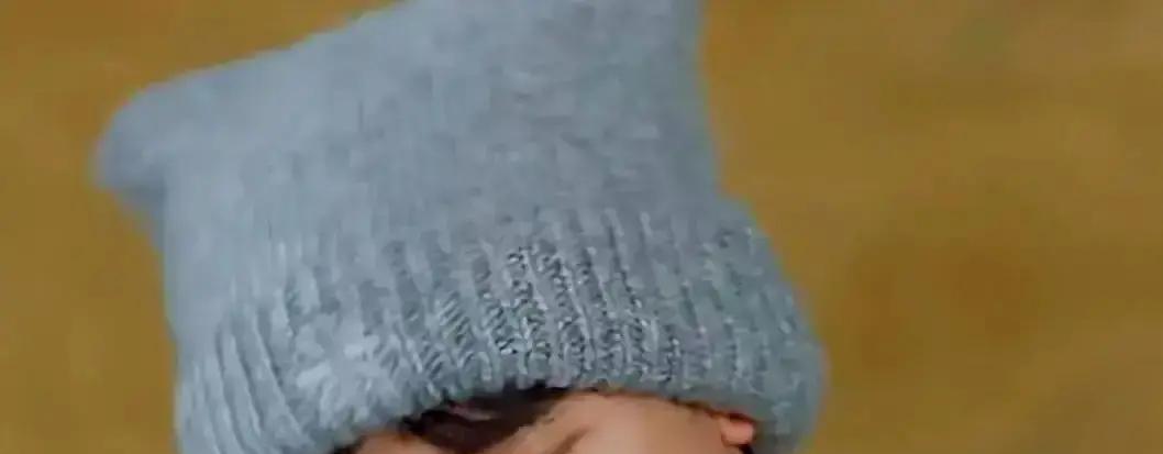 沈腾赌对了。
一个新人，27次NG，8个月延期。
40%的预算超支，全砸在了胡先