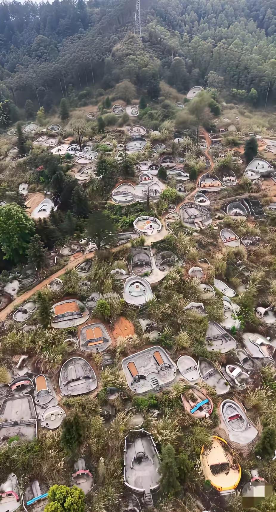 为什么不推行土葬，这也许就是答案吧。中国几千年过去了，按理说坟墓应该占用了绝大多