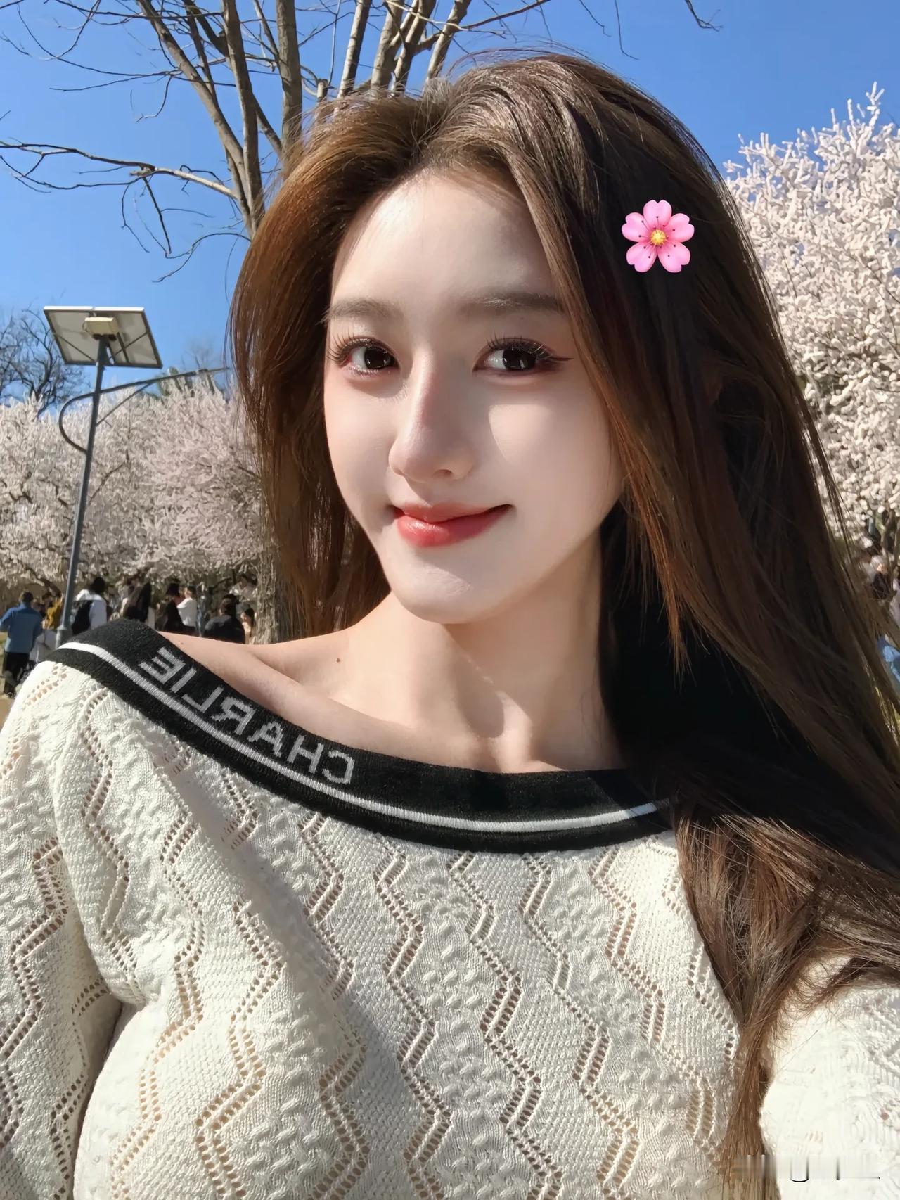 辣妹穿搭今天也是个辣妹儿…[送自己一朵花][送自己一朵花]