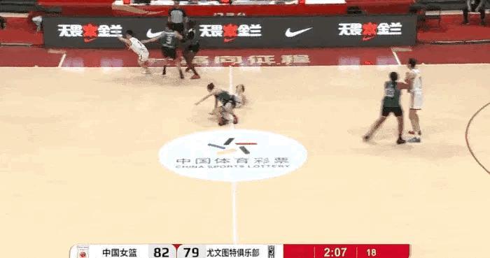 李缘是不是该退出中国女篮？在热身赛中，当比分十分焦灼时，李缘上空篮却没有打进，确