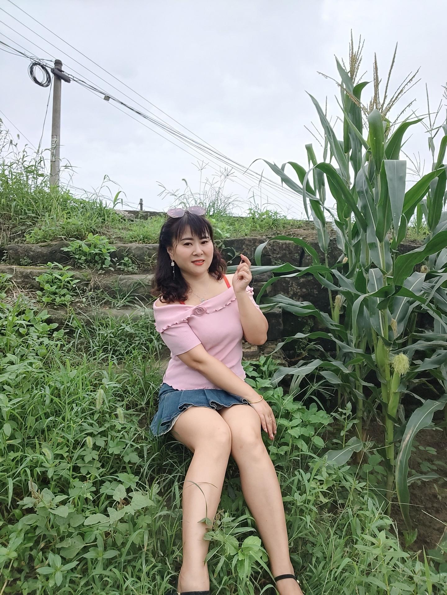 人生就是减法，见一面少一面，在这个路遥马急人间，好好珍惜你身边，爱你的...