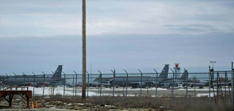 中国拒绝美国要求，继续买委内瑞拉石油：美军突袭，抢走中国石油
美国海岸警卫队的