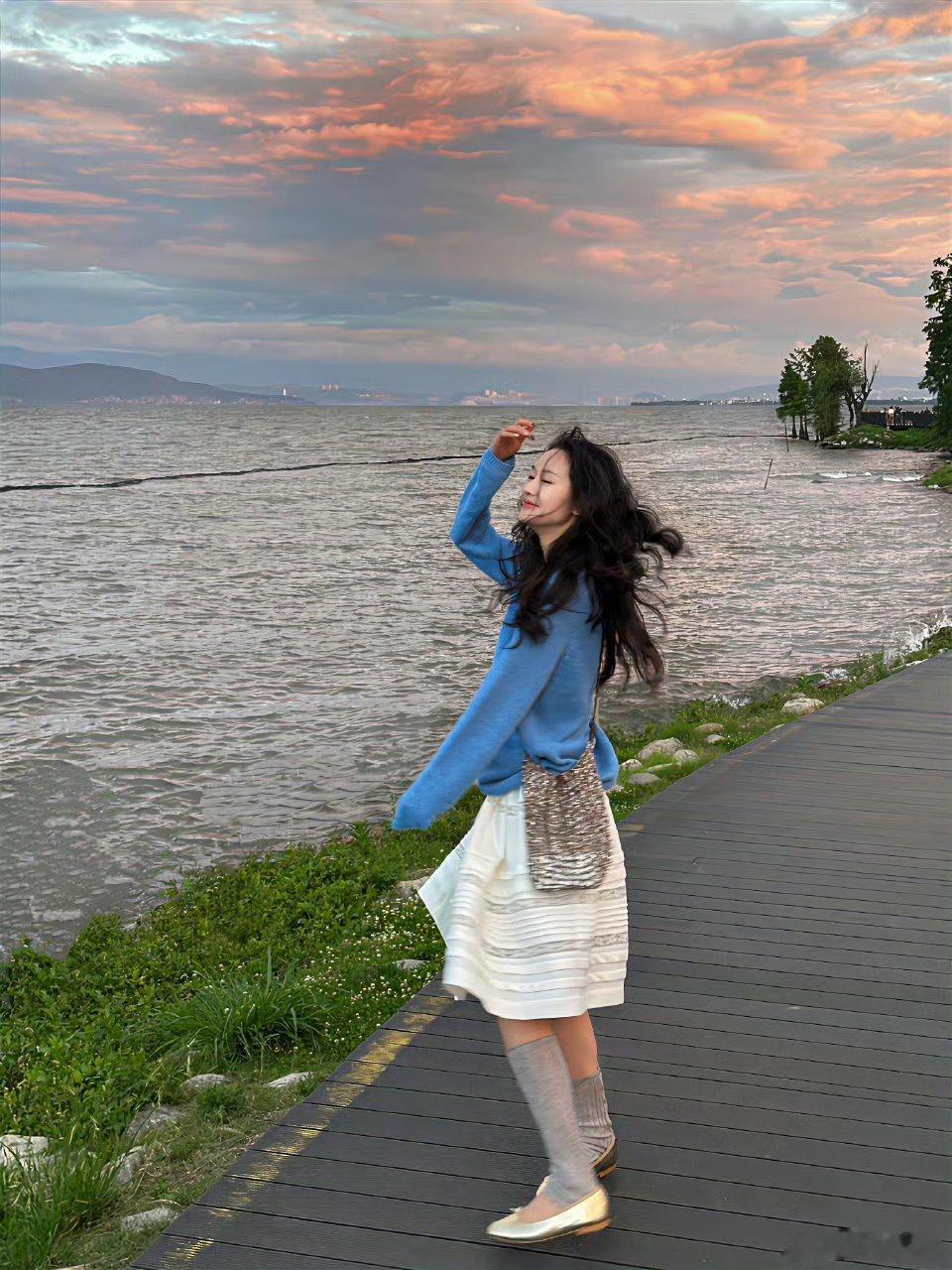 没关系,等过了这个坎,我又是那个活泼开朗,运气爆棚的女孩子！ ​​​