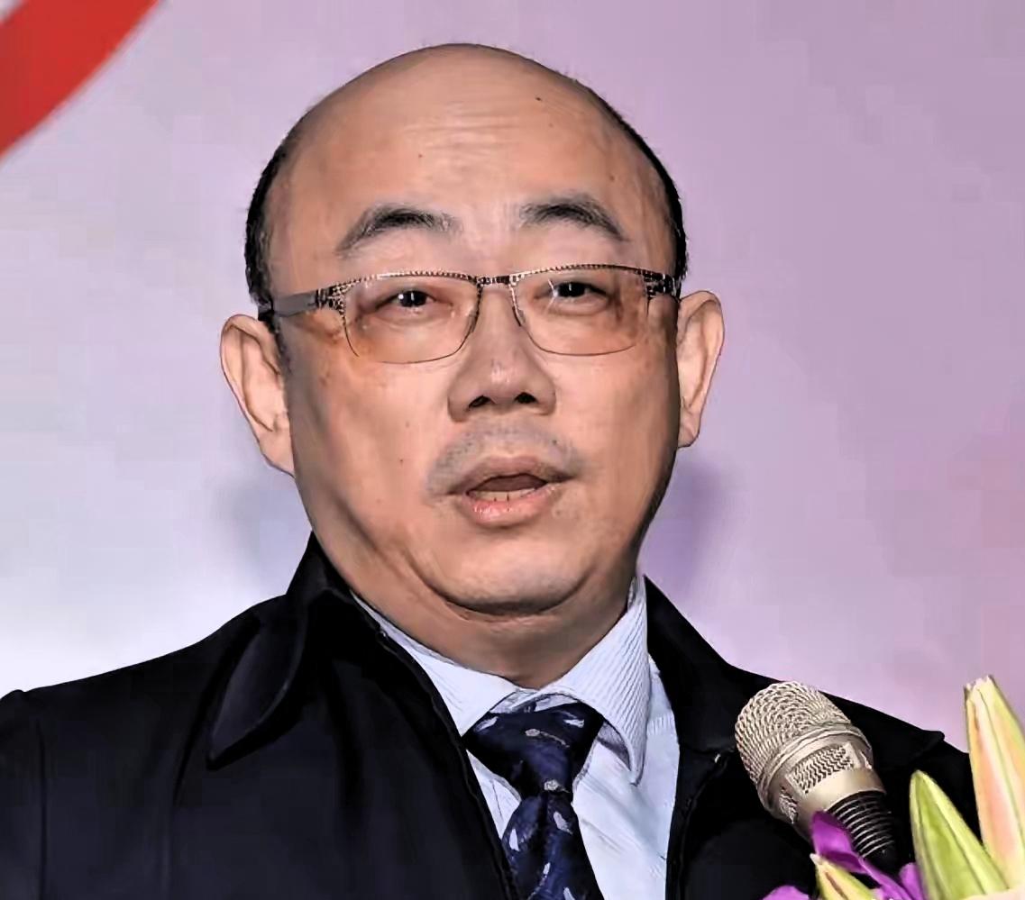 矢板明夫恼羞成怒扬言起诉郭正亮诽谤，一番灵魂拷问直接撕开其忘本真面目，原名荆涛的