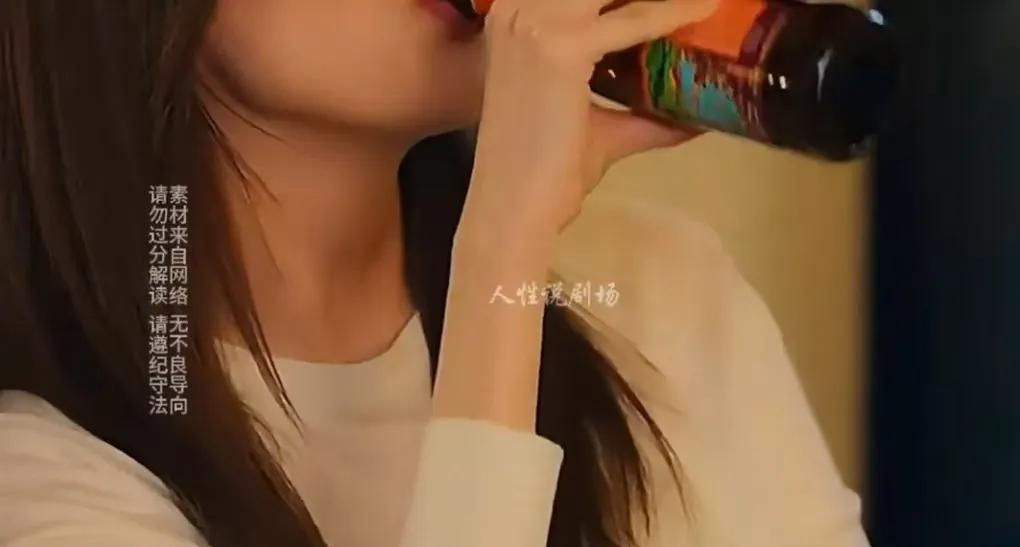 “月入两万四，轻松实现财务自由！”看到KTV招聘广告上的这句话，在家带娃心切赚钱