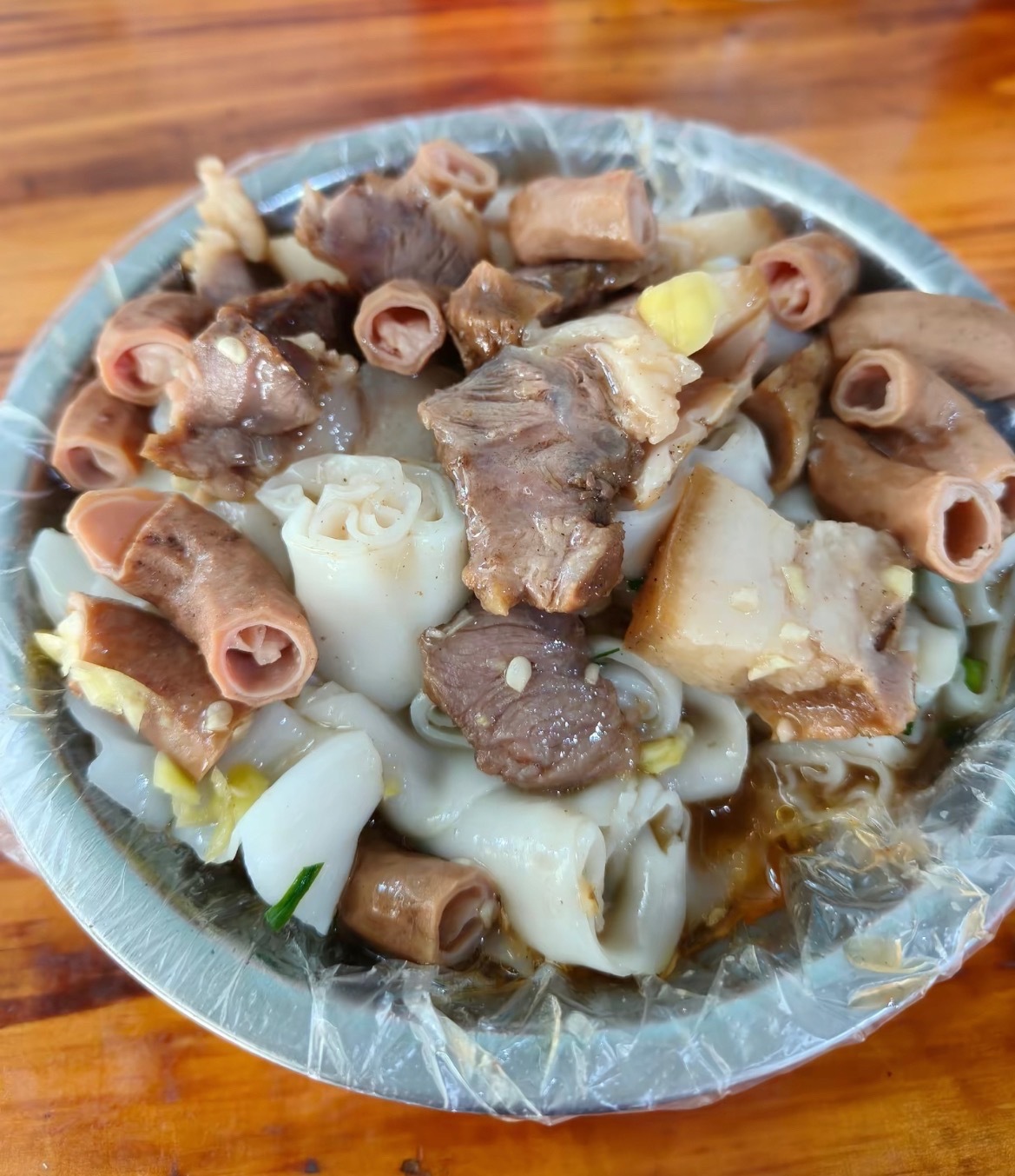 玉林亚山凉拌冻粉玉林美食玉林美食攻略 还是在玉林的日子舒服，博白亚山6块钱的冻粉