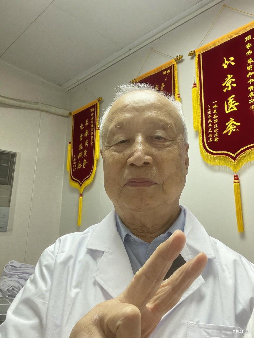长期老胃病，病根可能不在胃，在肝！ 很多朋友被老胃病折磨得生不如死，胃...