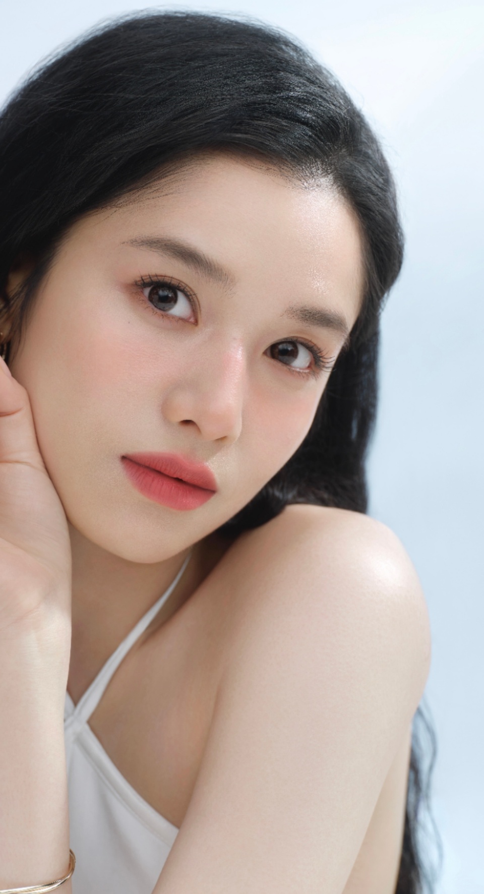 #张婧仪春日微醺妆#张婧仪春日微醺妆，微醺更迷人~ ​​​