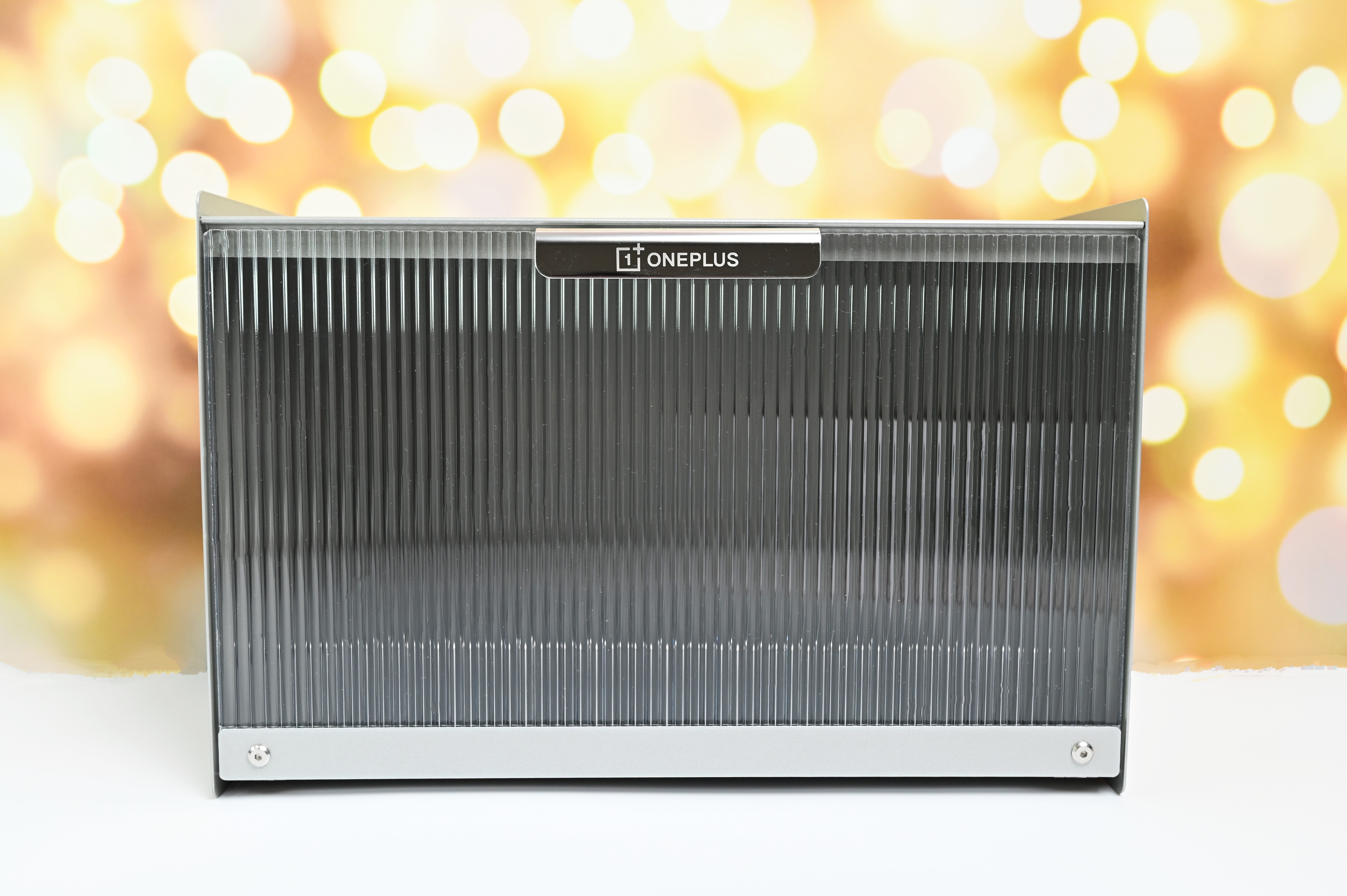 一加Ace 6T发布会邀请函，竟然送来一个手机休眠舱。这就很直白了吧，就是让大家