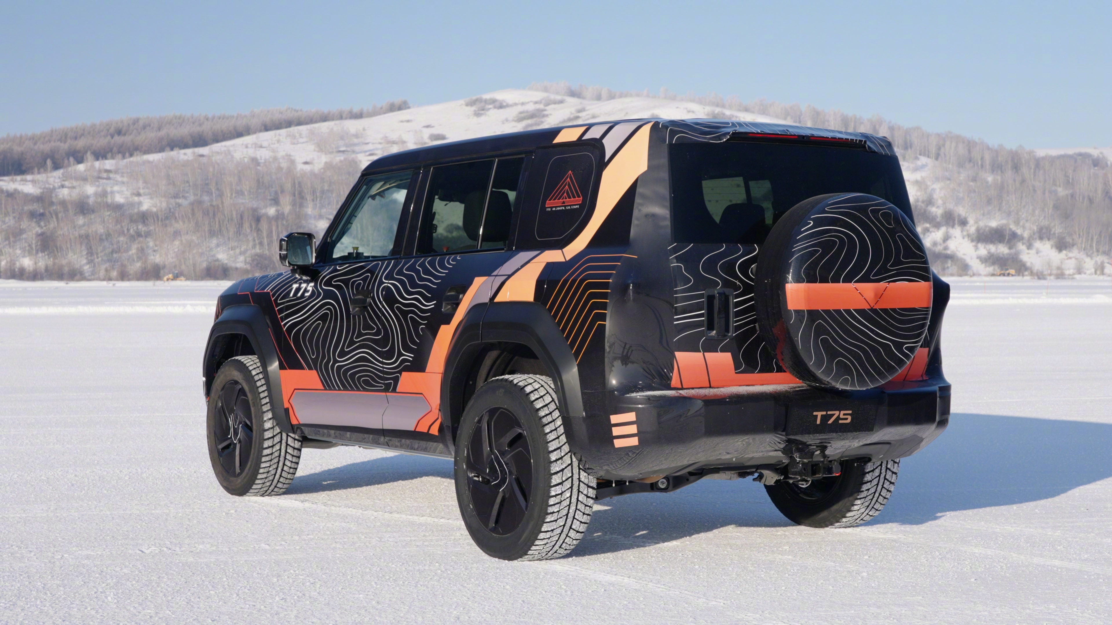 上个月在牙克石，提前体验了一台传祺最新的越野车。先说第一感觉，这台车整体的姿态和