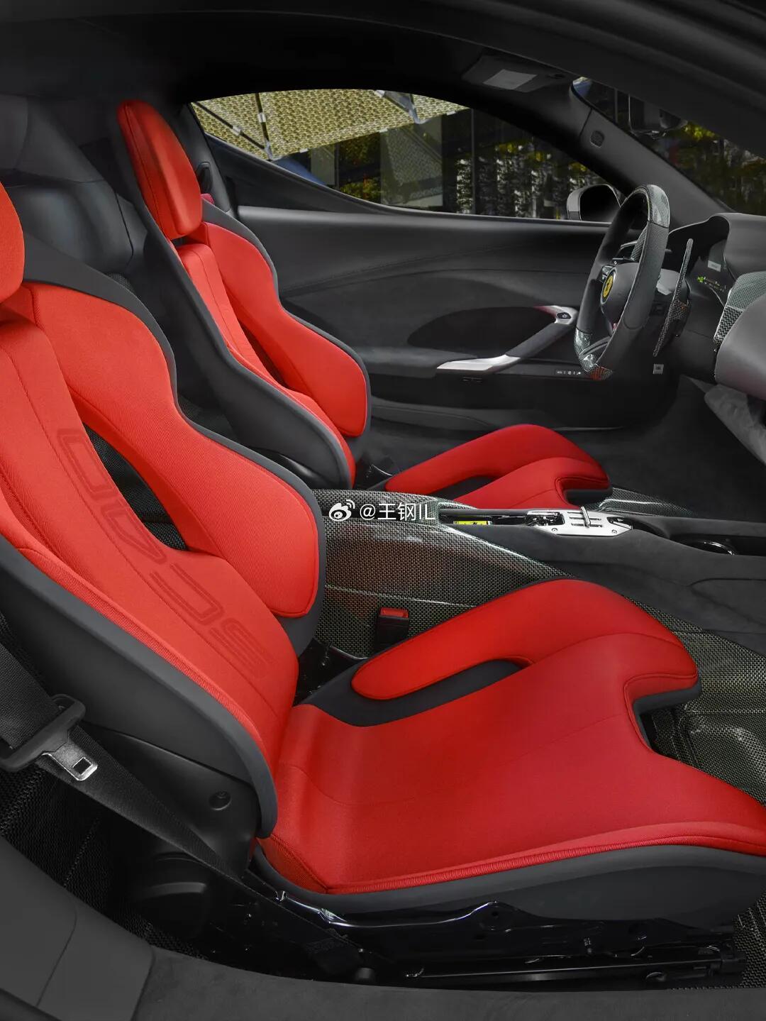 法拉利SC40，由设计总监弗拉维奥·曼佐尼基于296 GTB打造。车长4700毫