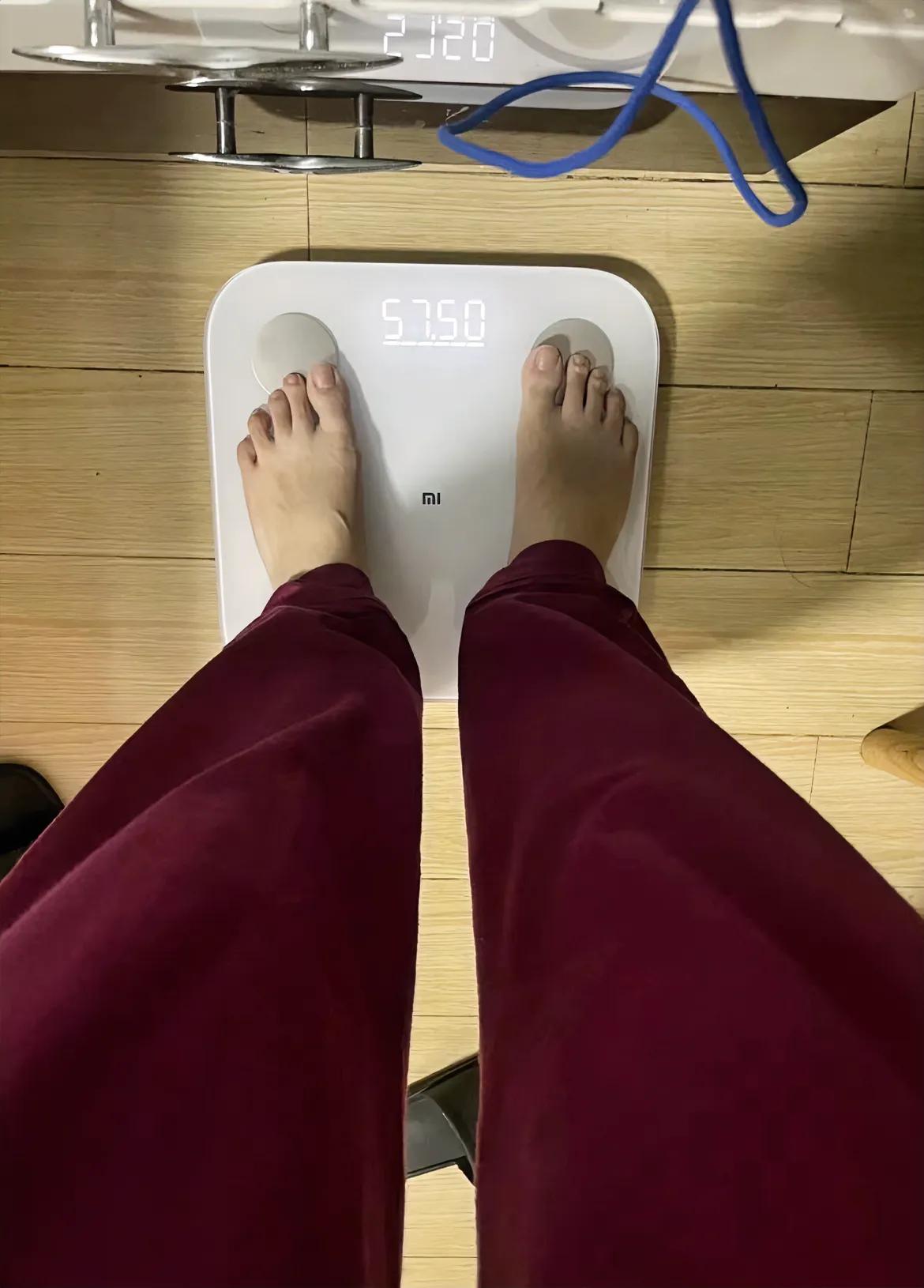 我发现了一个有趣的现象：许多女性选择不吃晚餐。 

我姐姐，已经迈入了50岁的门