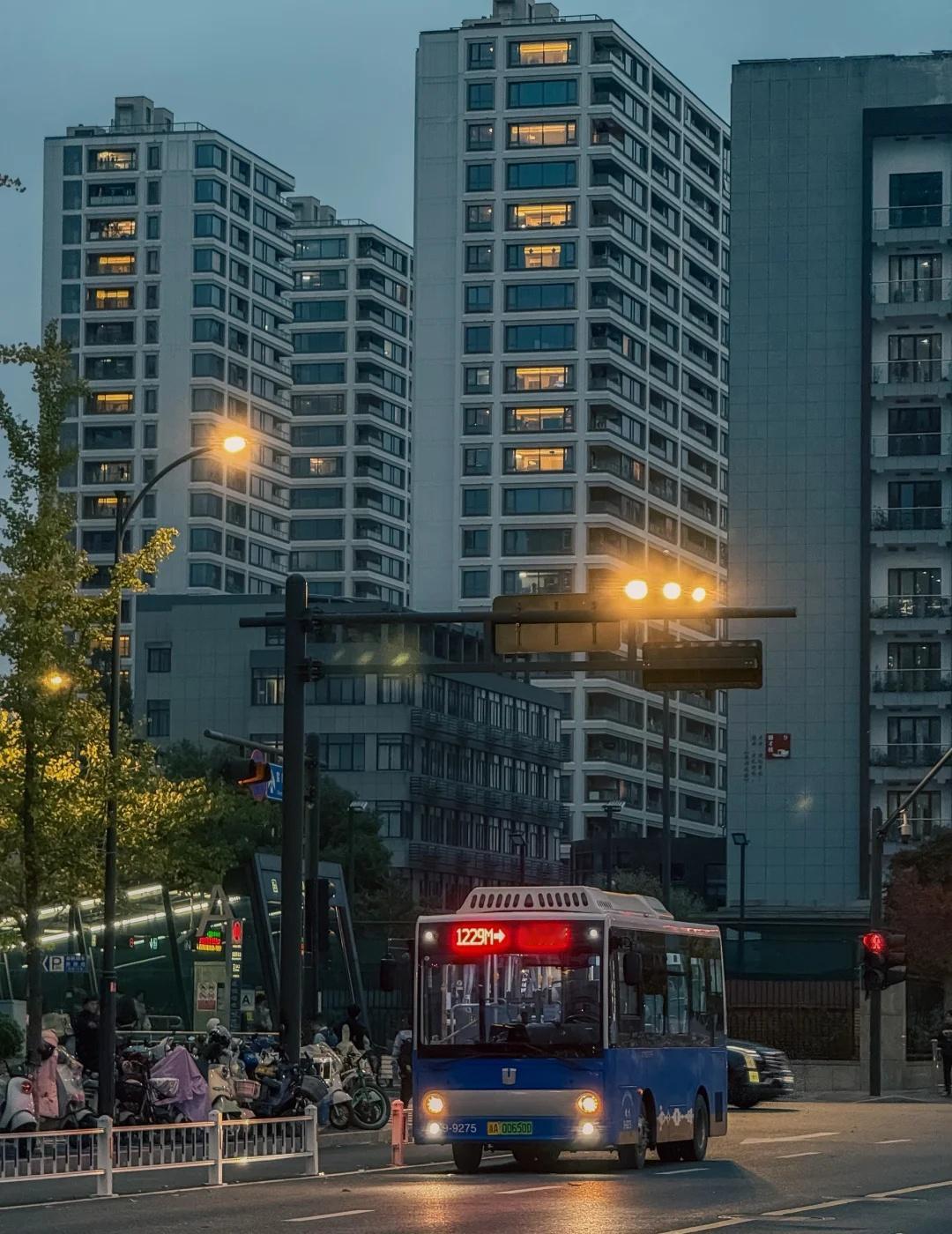 这就是都市感吗｜杭州拱墅
每次来拱墅都惊叹于其超前的都市感[惊喜][惊喜]
【高