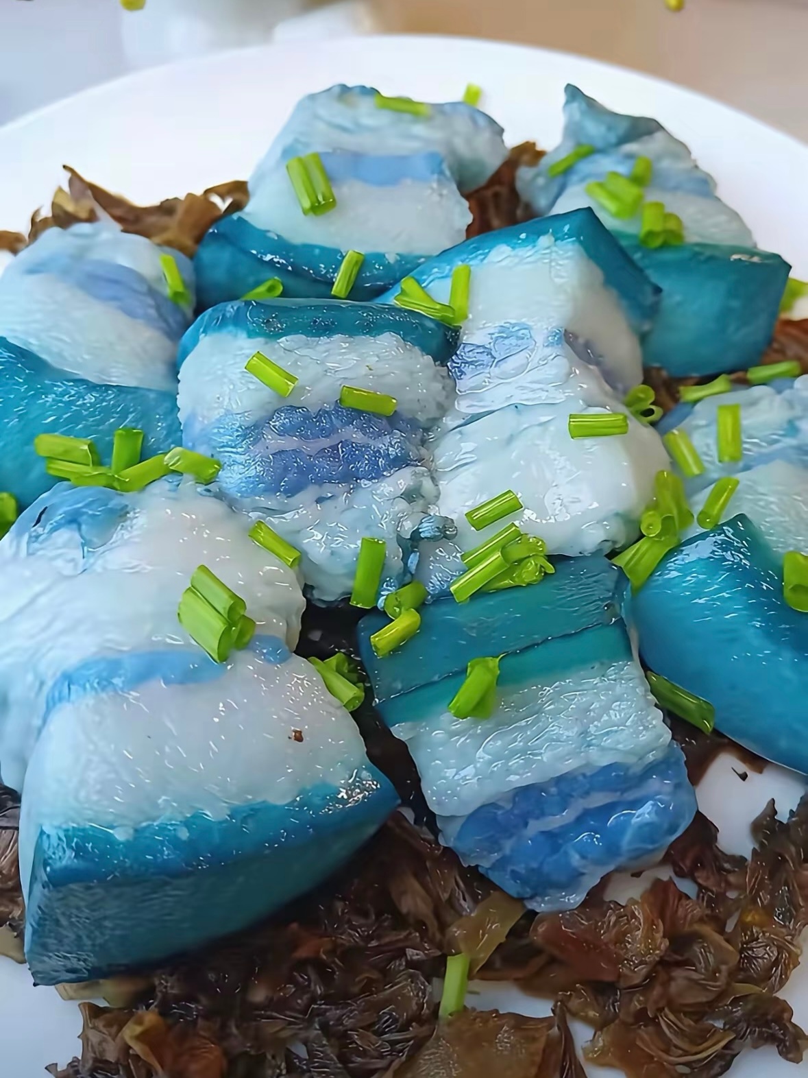 蓝色果然抑制食欲我觉得蓝色已经不只是抑制食欲了，看的人有点反胃，大家真的会用这种