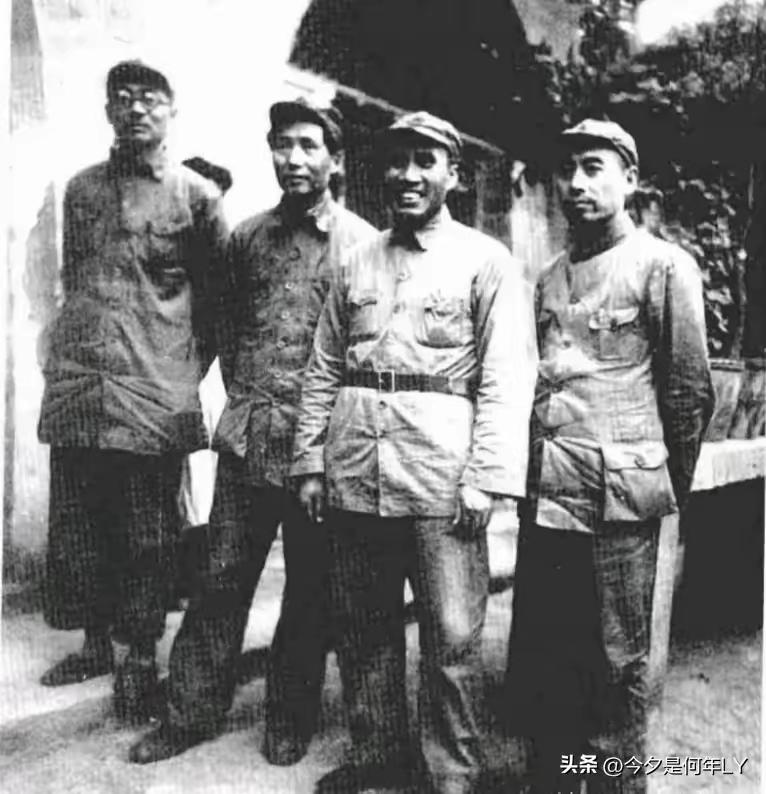 哪有什么岁月静好，不过是毛主席与先烈替我们负重前行！
 
我们总说现世安稳、生活