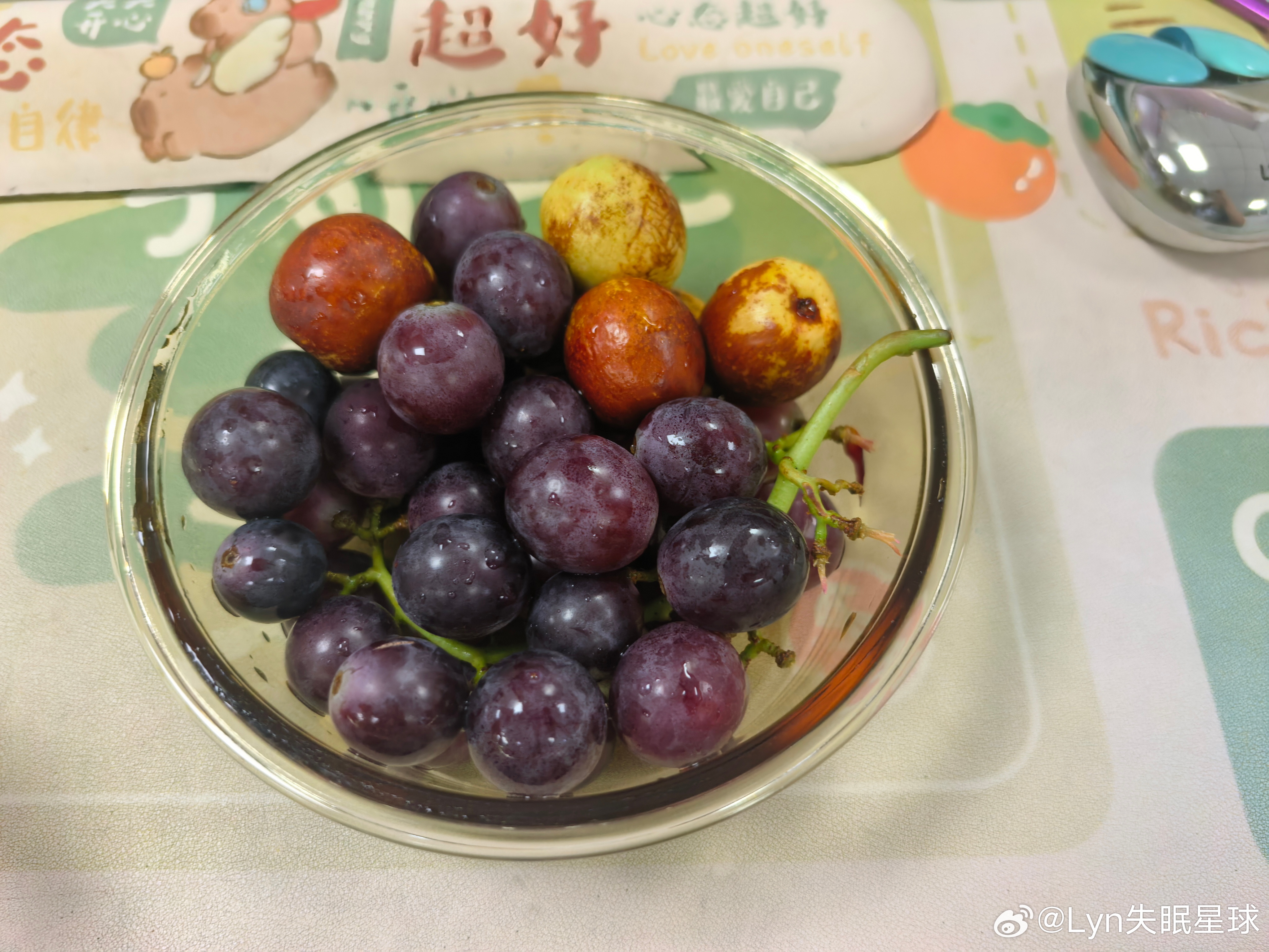 我的日子也是还可以的～大清早就有水果吃 