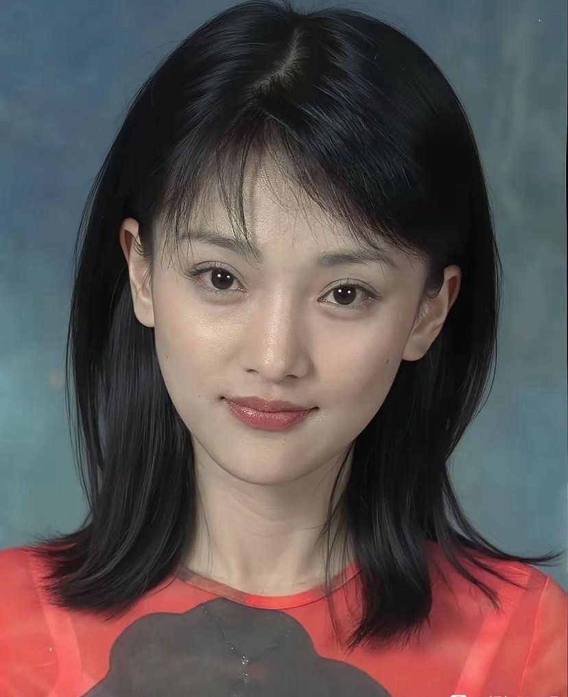 我是真不敢信这是早期的周迅？我一直觉得她这个骨相年纪大了也会好看的，不知道为啥如