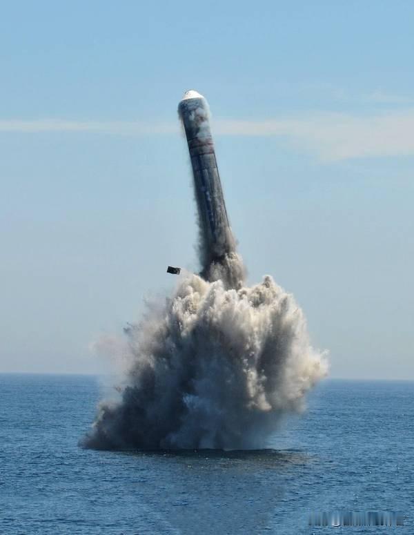 南太平洋深海亮剑！国产潜射导弹试射，终极型号暗藏大国底牌
 
一场震撼全球的深海